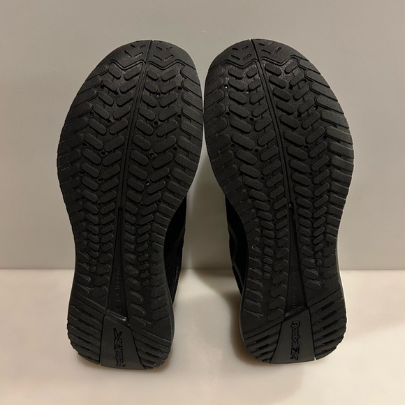 New Reebok Women’s Energen Plus 2 Black Running Shoes - Size 7 / EU37.5 NIB - Picture 3 of 9